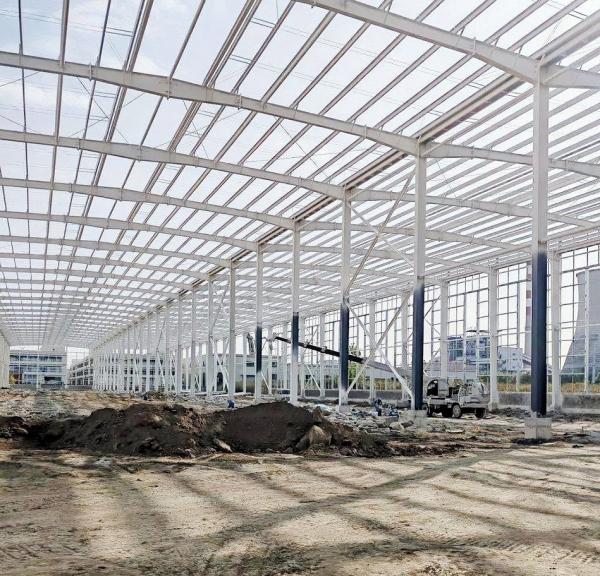 Fabricación de estructuras prefabricadas de acero para edificios comerciales