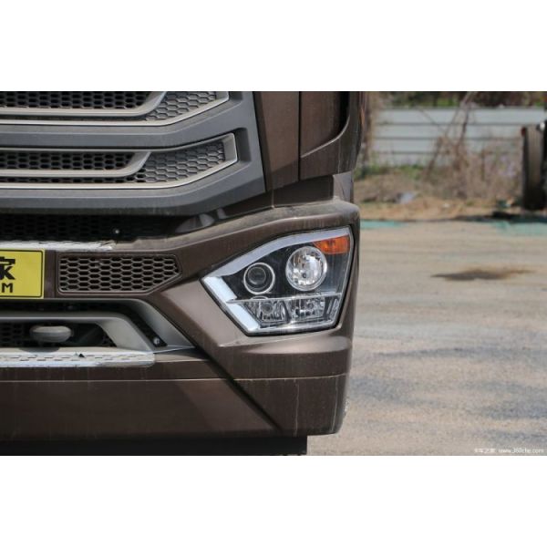Sinotruk National Heavy Duty Truck HOWo NX 220HP 4X2 6.75m Hurdle Truck for Van Cargo