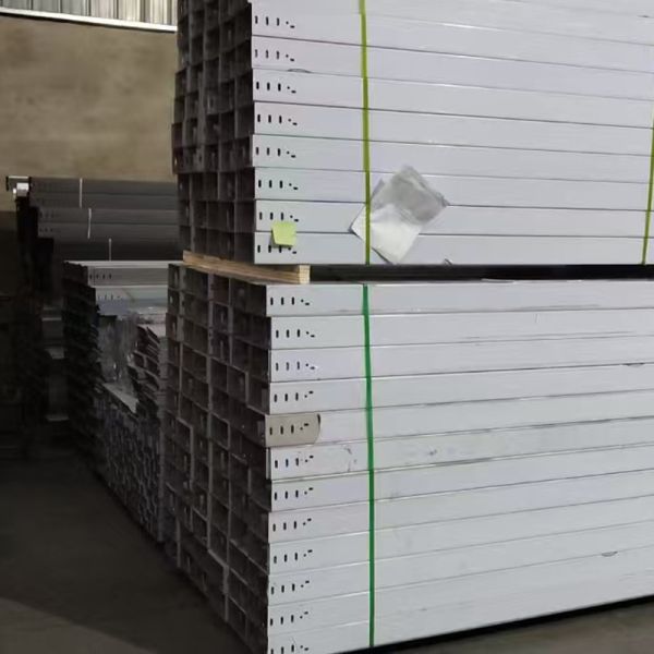 Sécurité des plateaux de câbles en acier inoxydable pour des solutions rationalisées de gestion des câbles