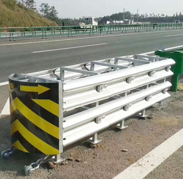 Acessórios de proteção de estradas galvanizados e revestidos de pó