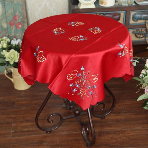 Pretty Square Decorative Table Cloths Multiple Colors Custom Embroidered Tablecloths