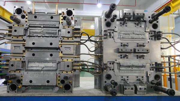 Preform Plastic Injection Molding Automotive Parts , Plastic Molding And Manufacturing