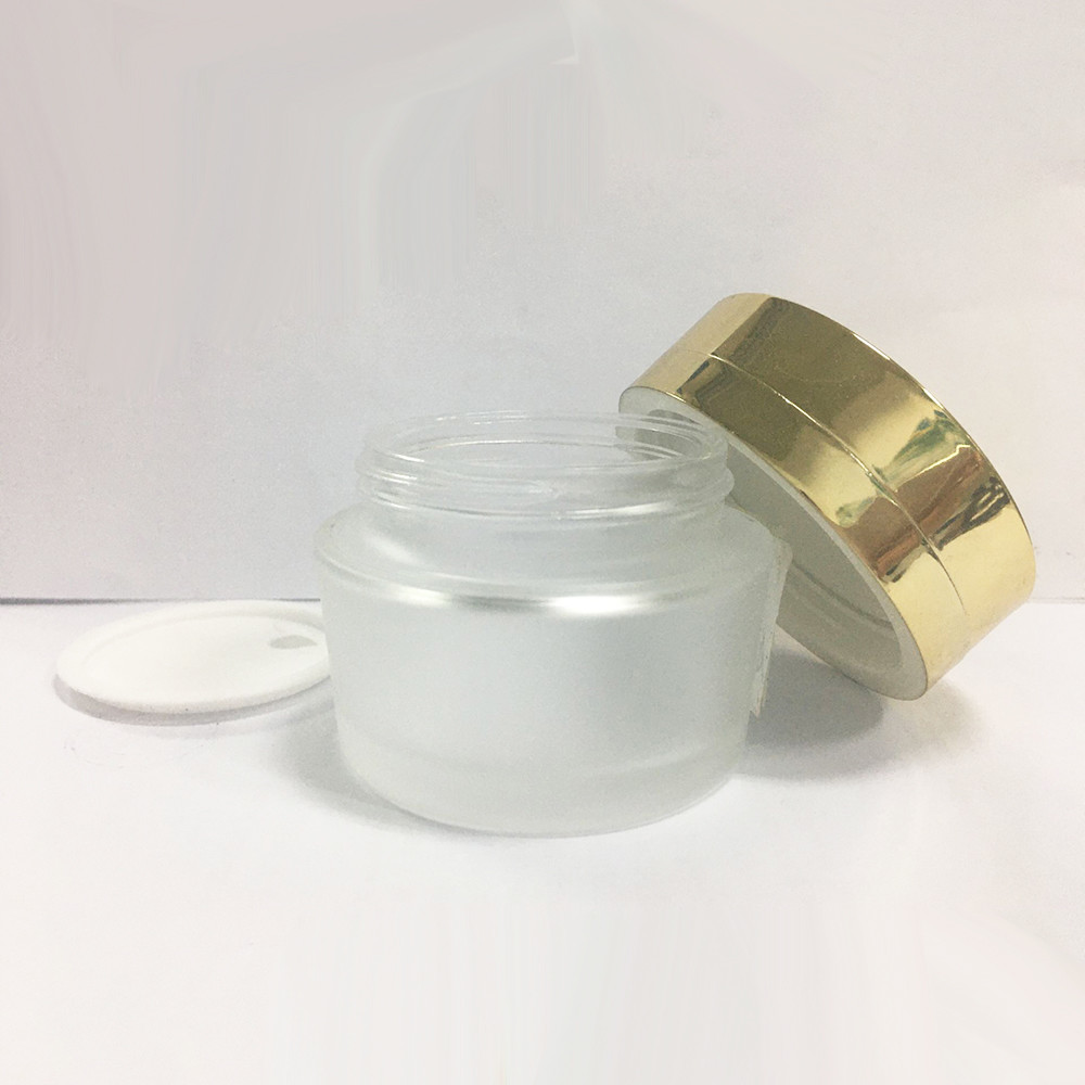 Круглый опарник матированного стекла 50g прямо с формой крышки золота классической