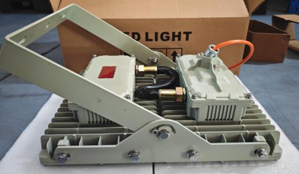 Luminaire industriel 300W IP66, montage au plafond, efficacité 130lm/w, lumière LED antidéflagrante Zone 1 pour l'industrie
