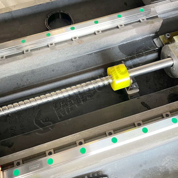 T7 Vertical CNC Drilling And Tapping Center High Speed CNC Machining Center