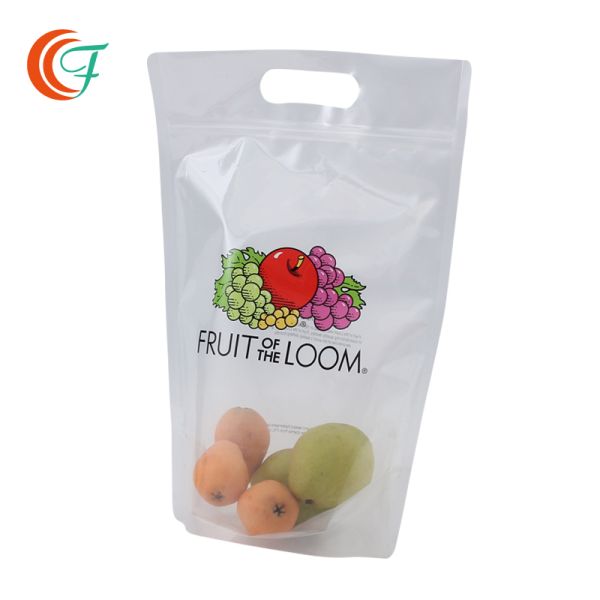 Свежая фруктовая лавка вверх по мешку упаковывая с качеством еды окна