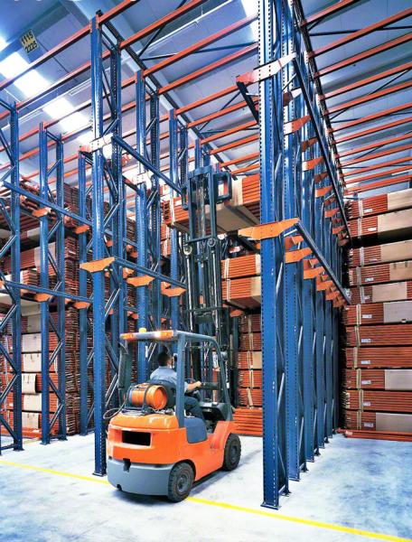 Distribution Center Drive In Pallet Rack , High Density Racking System