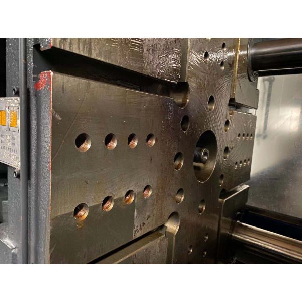 2nd Haitian 120 Ton Servo Injection Molding Machine Smooth Low Speed Action Control