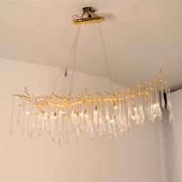 Teto branco morno do candelabro do pendente montado para a decoração da casa
