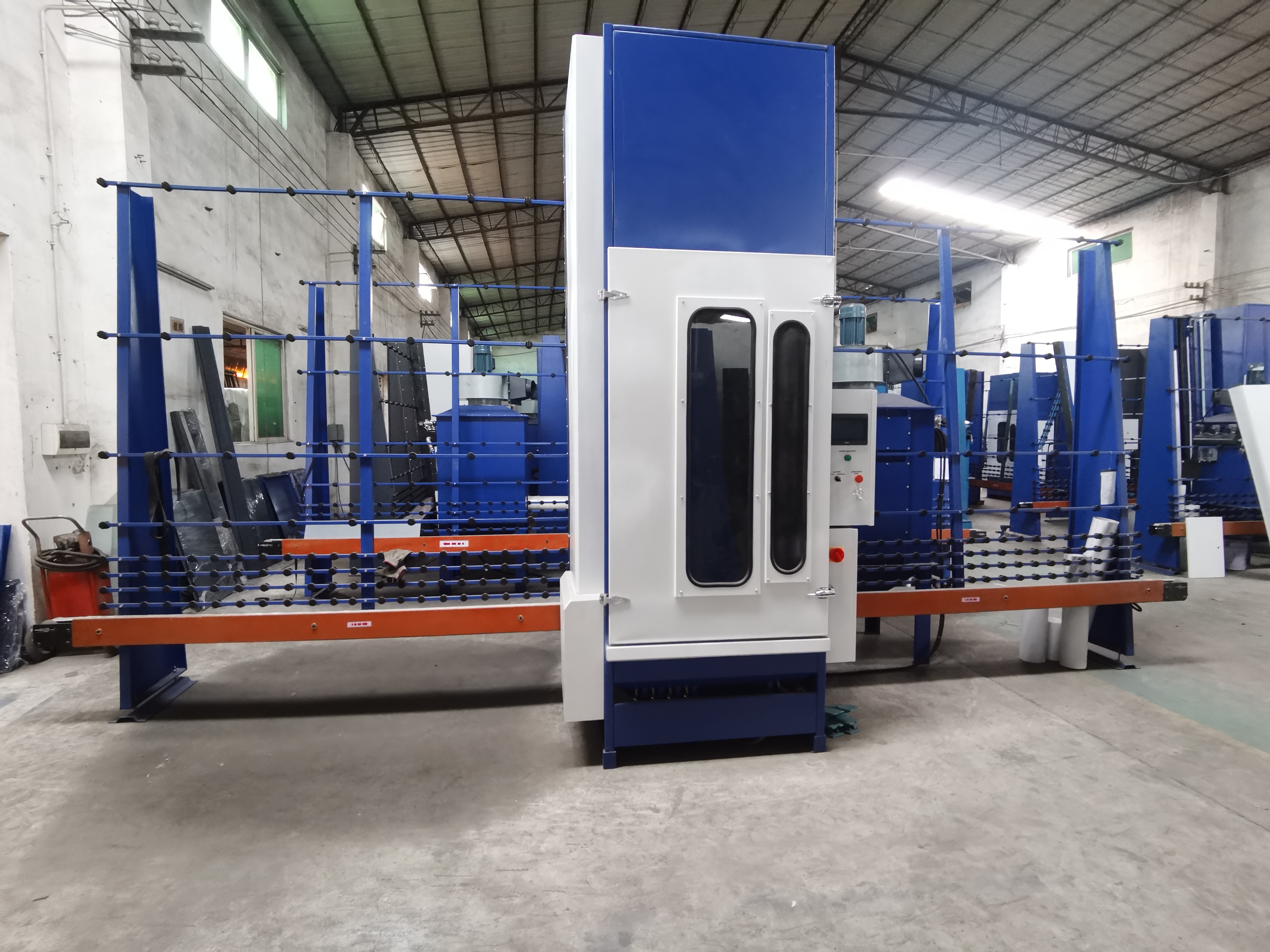 Industrial Automatic Vertical Glass Sandblasting Machine For Sandblast Glass / Mirror