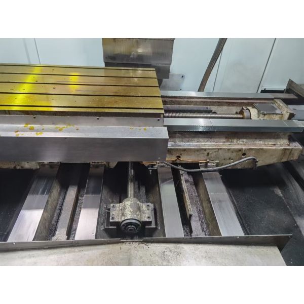 Used 3 Axis CNC Horizontal Machining Center BT 50 VMC CNC Milling Machine