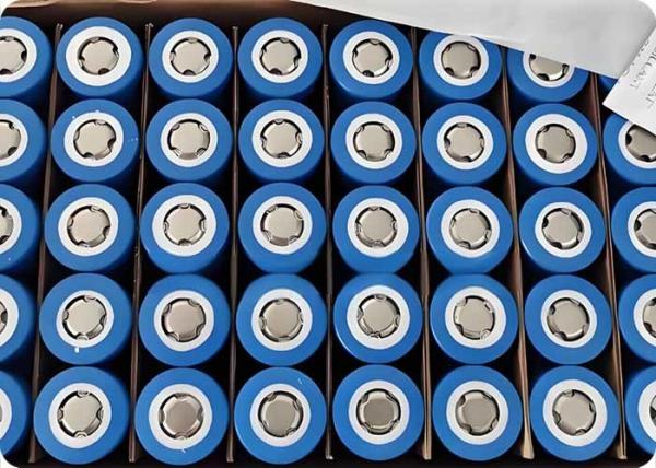 18.6A Décharge LiFePo4 Batterie 3.2V 6200 MAh Batterie 2000 cycles et plus 2000 cycles et plus