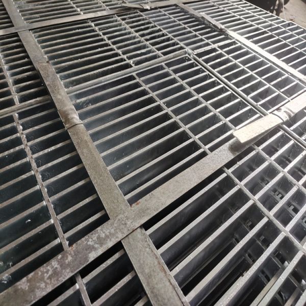 455/30/100 Heavy Duty Steel Bar Grating Shipbuilding Channel Installation Step Plate