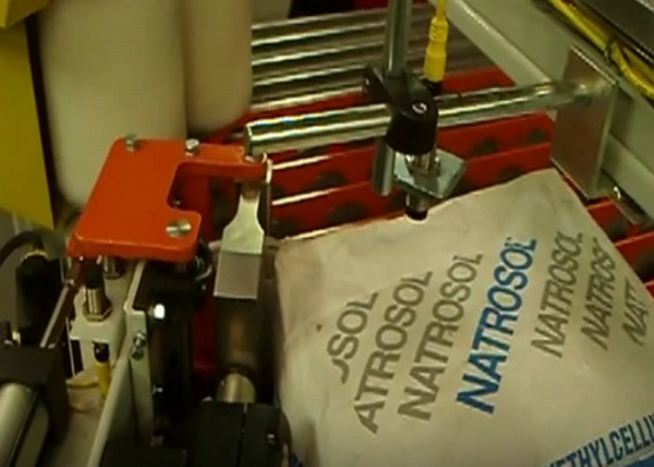 25 / Machine à emballer automatique de sac de valve de 50 kilogrammes pour les sacs pulvérulents des additifs 5 - 8 par minute