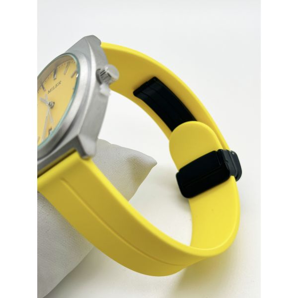 Фабрика оптовые водонепроницаемые силиконовые ремни Часы кварцевые Движение мужские цифровые спортивные часы