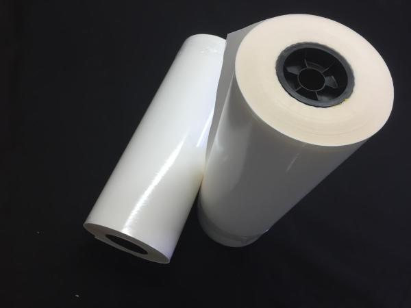 elasticidade quente do filme esparadrapo do derretimento de EVA da espessura de 0.05mm boa para o papel do livro