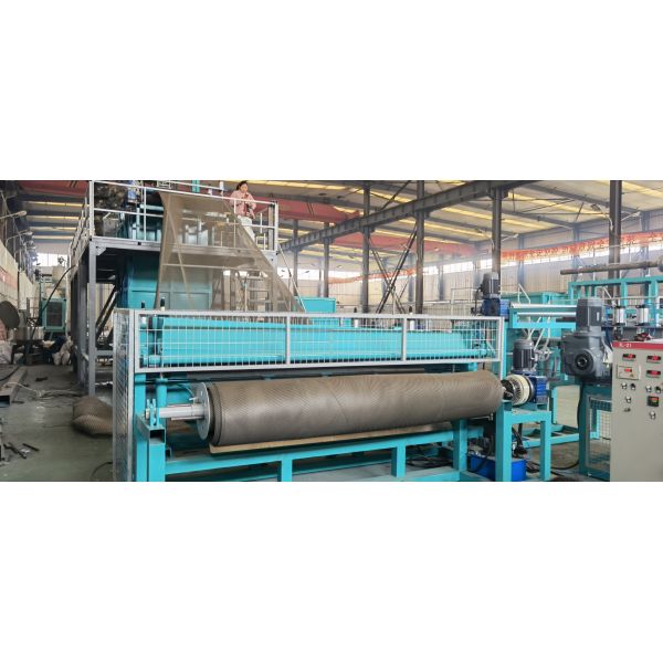 8000 mm 2000 mm 2500 mm ligne de production d'extrusion géocomposite 3D pour le drainage de l'eau