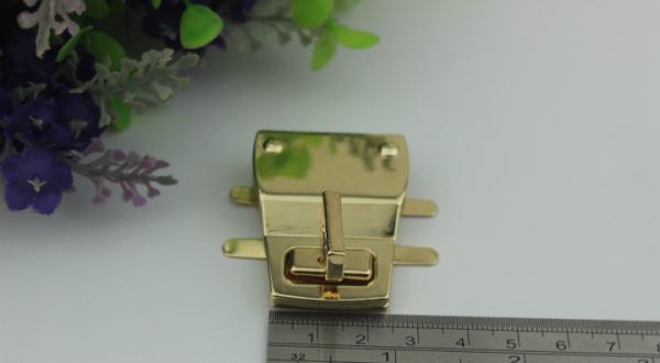 Dedicated design fashion accessories hardware gold metal twist lock for handbag