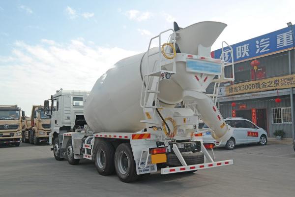 Shaanxi Automobile Heavy Truck Delong New M3000 336HP 8X4 7.49m3 Concrete Mixer Truck