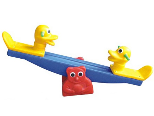 Счастливый Seesaw всадника весны, крытая школа/Seesaw ребенк семьи активный