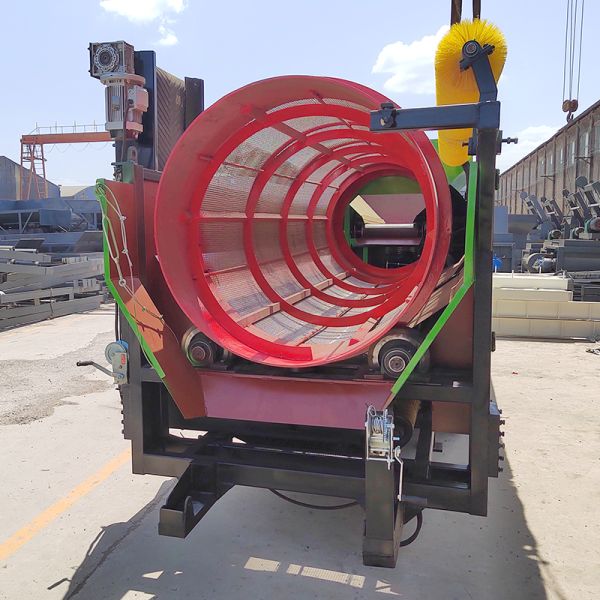 Gray Heavy Duty Mobile Trommel Screen for Circular Dirt Separation and Recycling Needs