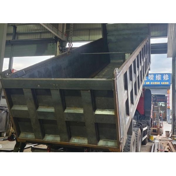 6 цилиндров Sinotruck Howo 6X4 Tipper Dumper Tipping Truck с грузовым баком 5,3-6,2 М