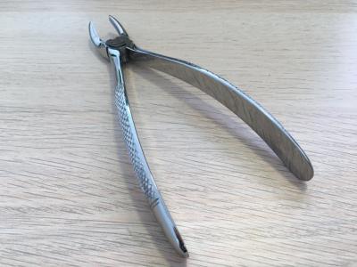 High Efficiency Dental Extraction Forceps Silver Color Toughest Build For Any Pressure