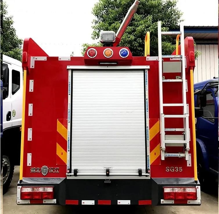 7000 Litres 7000L 65m Spraying Height Fire Fighter Truck 6tons With British Couplings