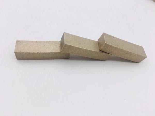 Segments de diamants de qualité A pour la coupe de marbre, performances stables et bonne netteté