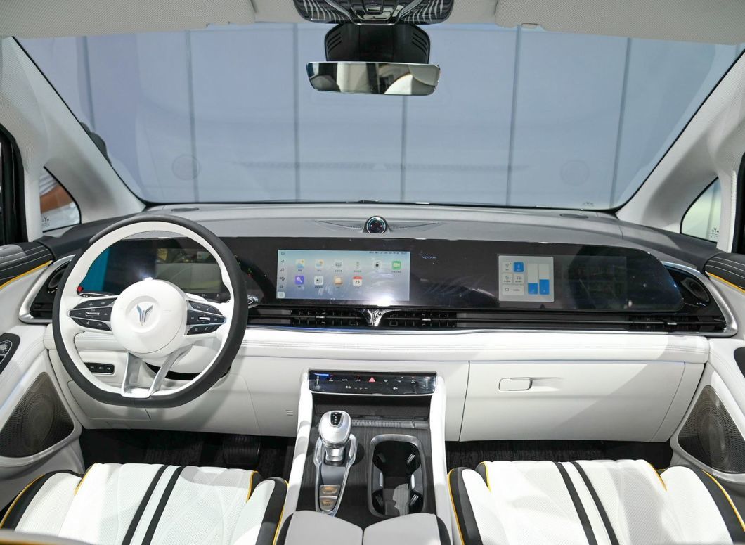 Средний и большой MPV высокоскоростной 2024 Voyah Dreamer гибридный 5-дверный 7-местный роскошный EV