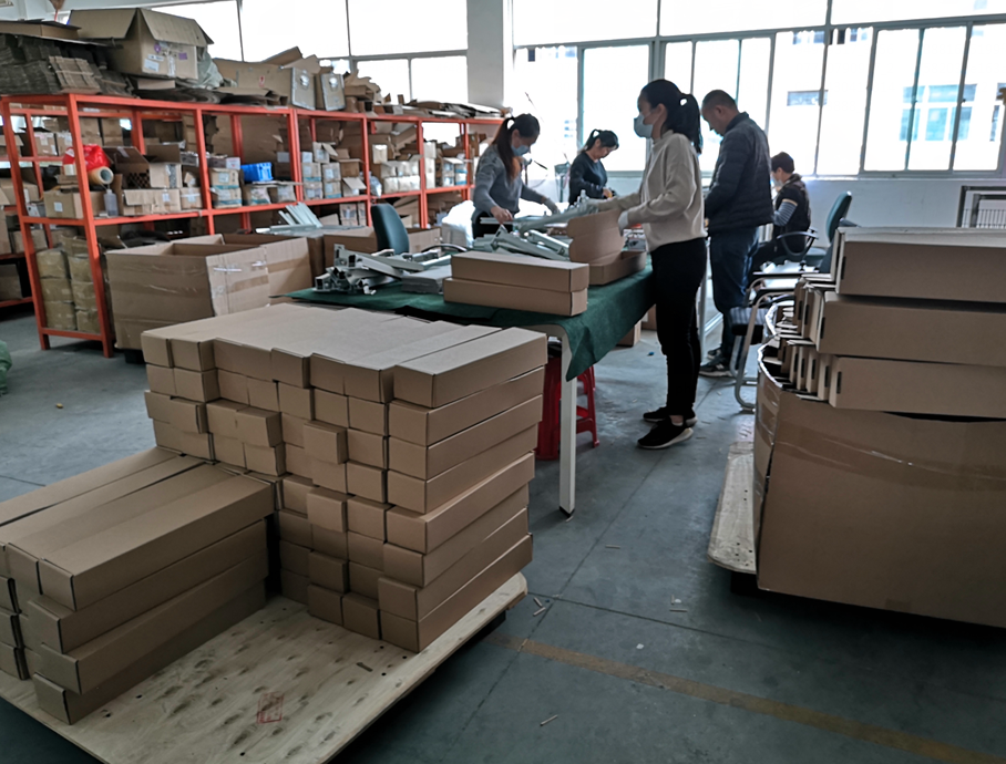 Металлическая/цинковая крыша Солнечная панель Монтаж 4 шт. Черные Z-клапаны для установки панели