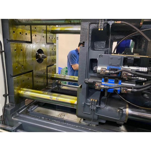 200 Ton PVC Injection Moulding Machine Screw Diameter 50mm Haisong MA2000