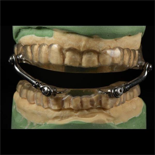 Flexible Non Snoring Mouthpiece Devices With Adjustable Straps