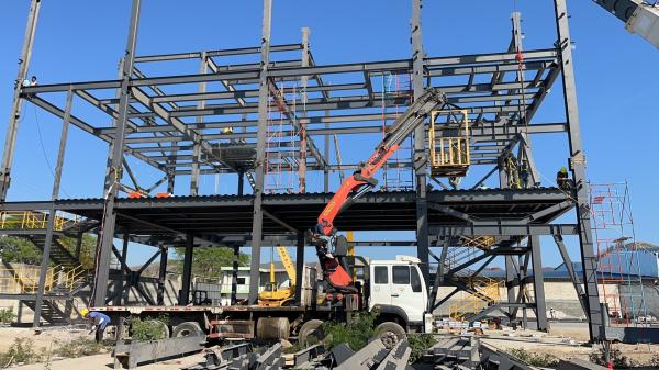 大型多階建てのプリファブリック倉庫の鋼鉄構造