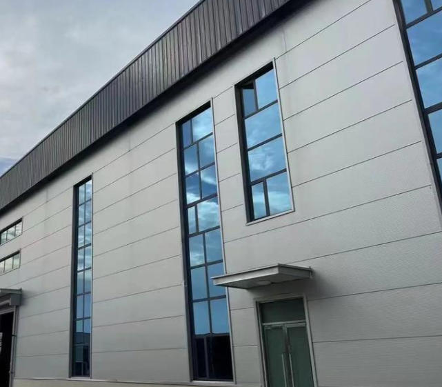 Custom Thickness  Rock Wool Sandwich Panel With PU Sealed Edge A1 Fireproof For Workshop Wall Roof