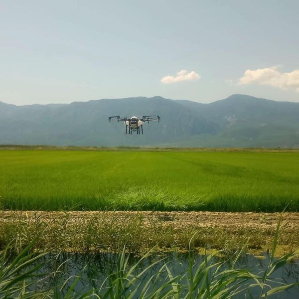 M6E-1 Plant Protection Helicopter Sprayer Drone for Crop Spraying and Seed Sector Shape