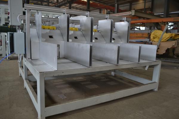 Machine de moulage de plateaux à œufs rotative écologique 45KW-200kw Grande capacité 15 places Type de moules 4*4
