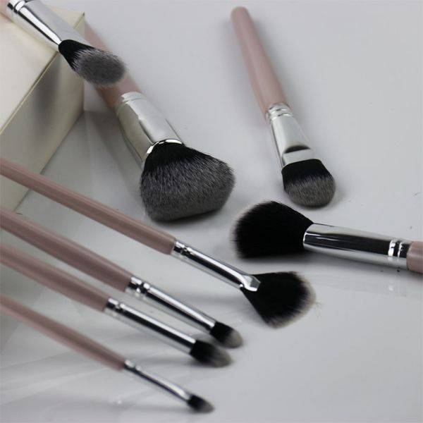 Elegant Cosmetic Brush Set Flawless Look Light Pink Color Handle