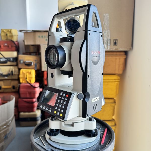 South brand Electronic Digital Theodolite NT-023 IP54 Waterproof Level Electronic Digital Theodolite Rechargeable Battery 1°or 1gon Horizontal Circle and High Precision
