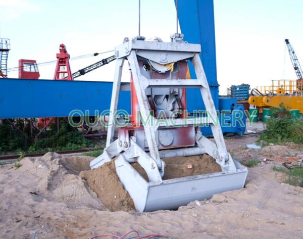 Q345B Steel Wireless Remote Control Clamshell Grab Bucket 4CBM