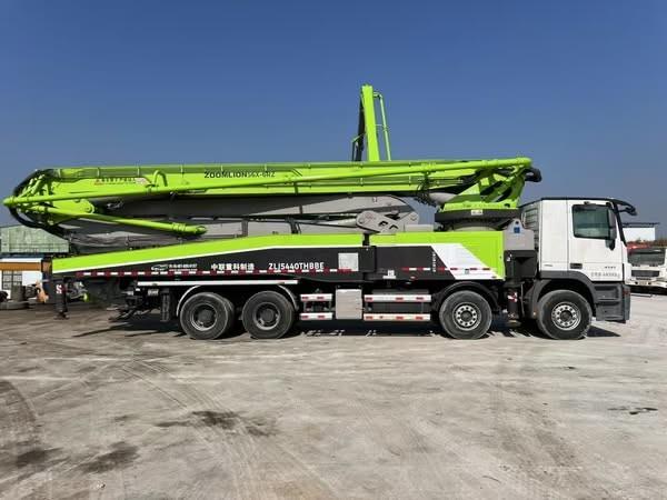 56m Used Zoomlion Concrete Pump Truck Ready Mix Cement Boom Pump For Sale