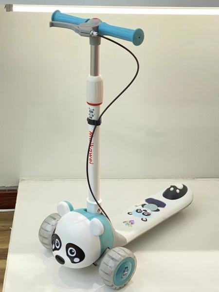 Outdoor Micro 3 In 1 Scooter With Removable Seat  GCC Certification
