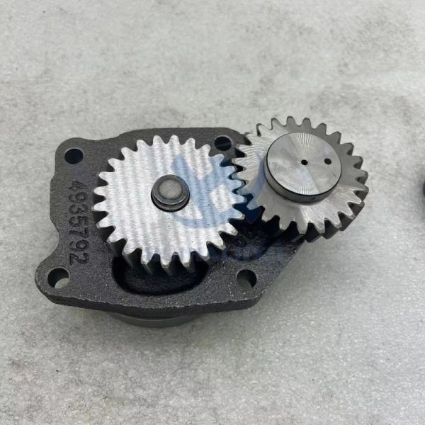 Excavator Spare Parts 4939585 Lubricating Oil Pump  493-9585 for Cummins 4BT Engine