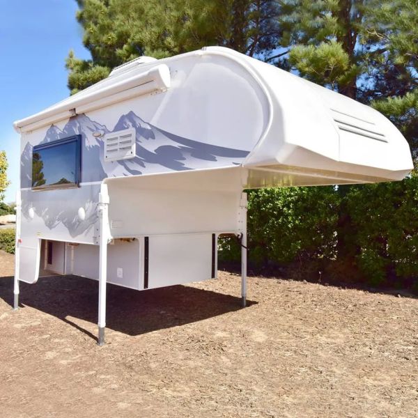 Le bruit ultra-léger vers le haut du campeur de lit de collecte avec la salle de