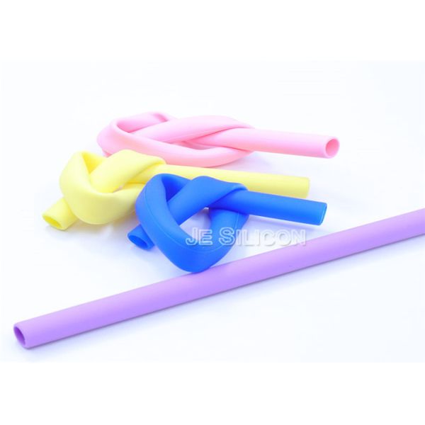 BPA Free Reusable Silicone Drinking Straws , Silicone Bendy Straws No Metal Aftertaste