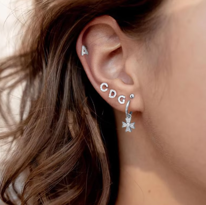 Des boucles d'oreilles en argent de la mode en argent sterling A-z Alphabets 18k or plaqué 925 Boucles d'oreilles en argent