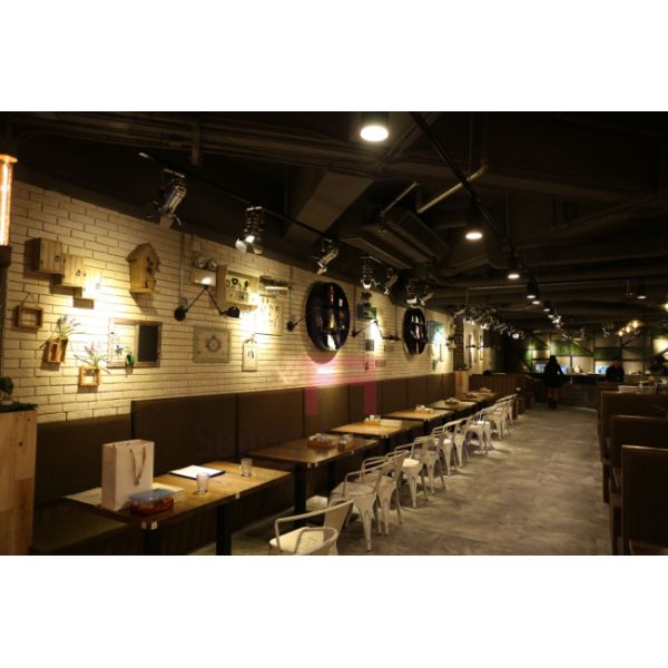 El restaurante del metal del brazo de Tolix preside los muebles al aire libre comerciales de los asientos de madera