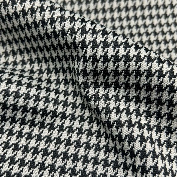 Hot-Selling Polyester Spandex Yard-Dyed Jacquard Fabric for Fashion Garmnet