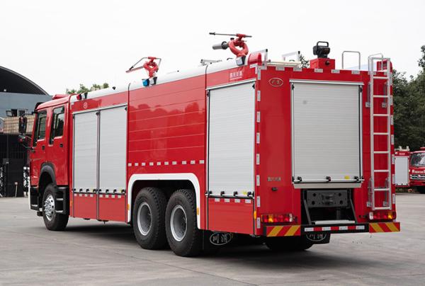 Água de Sinotruk HOWO/carro de bombeiros especial da espuma/pó com a cabine dobro da fileira
