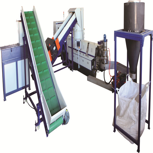 Machine de recyclage de granulés de plastique en PP/PE 200 kg/h
